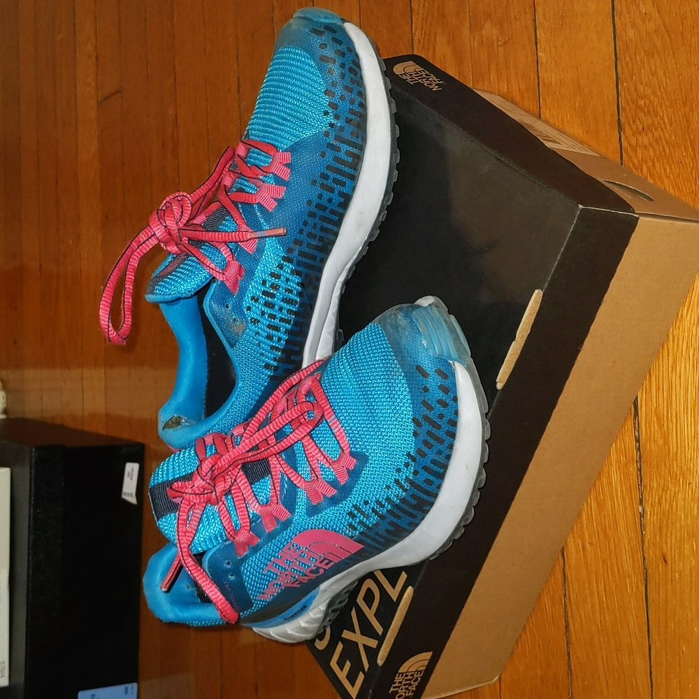 Moving - selling ASAP! THE NORTH FACE - WOMEN'S ULTRA TRACTION FUTURELIGHT